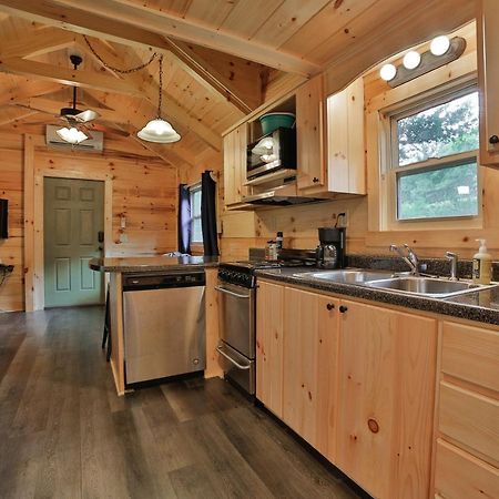 Thomas Cabin Forest Tiny Cabin With Hot Tub Chattanooga Zewnętrze zdjęcie