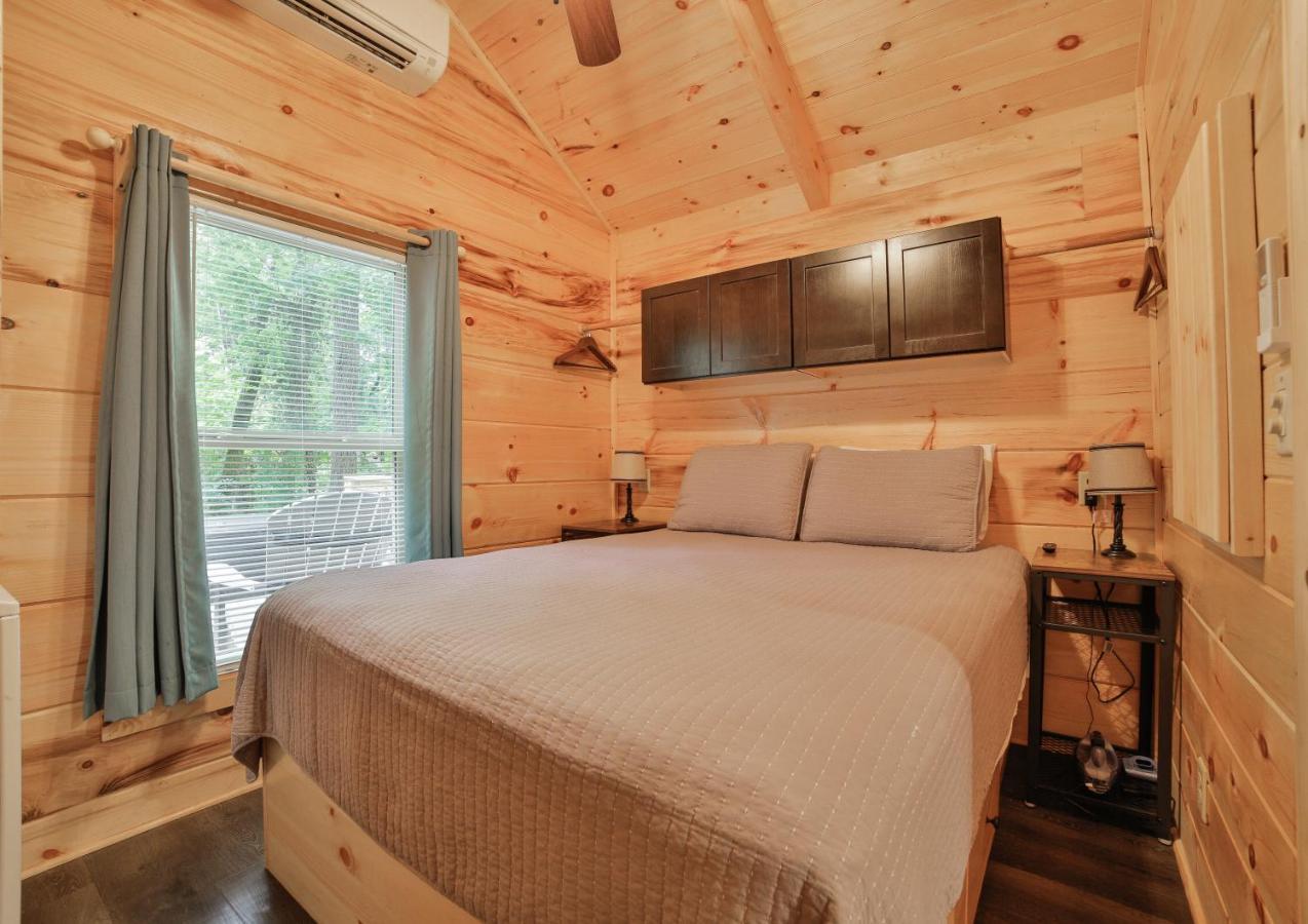 Thomas Cabin Forest Tiny Cabin With Hot Tub Chattanooga Zewnętrze zdjęcie