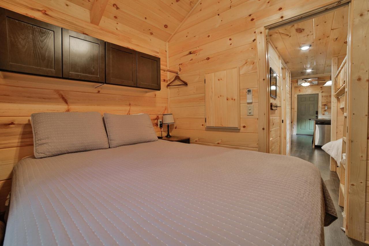 Thomas Cabin Forest Tiny Cabin With Hot Tub Chattanooga Zewnętrze zdjęcie