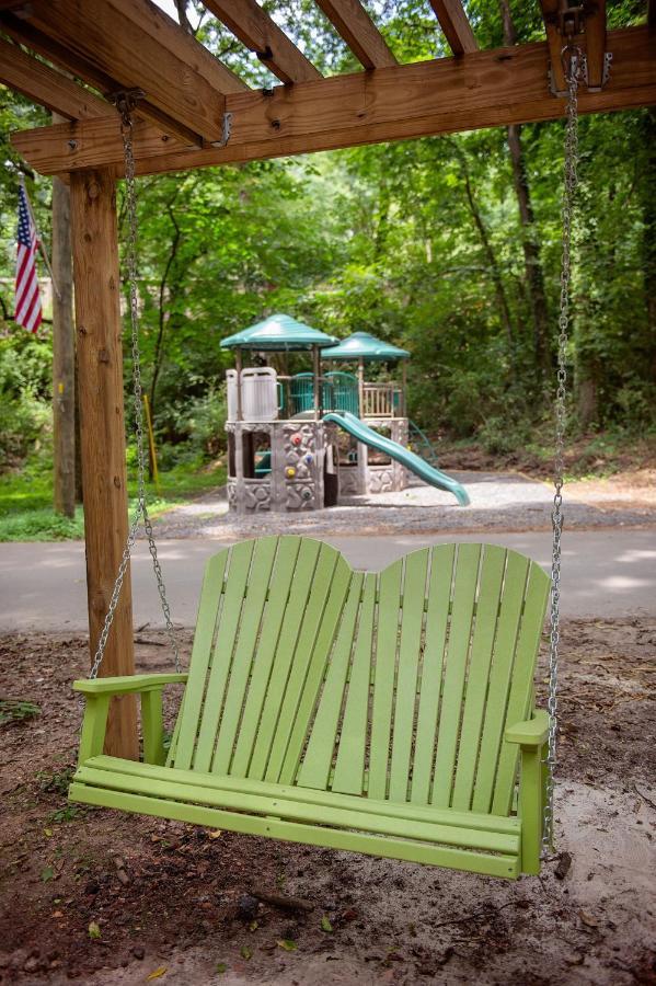 Thomas Cabin Forest Tiny Cabin With Hot Tub Chattanooga Zewnętrze zdjęcie