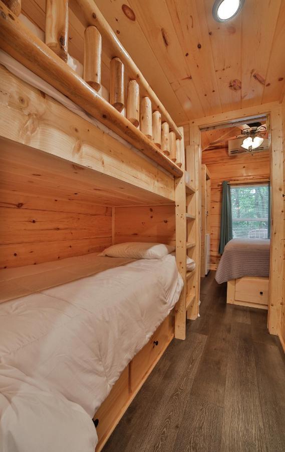 Thomas Cabin Forest Tiny Cabin With Hot Tub Chattanooga Zewnętrze zdjęcie